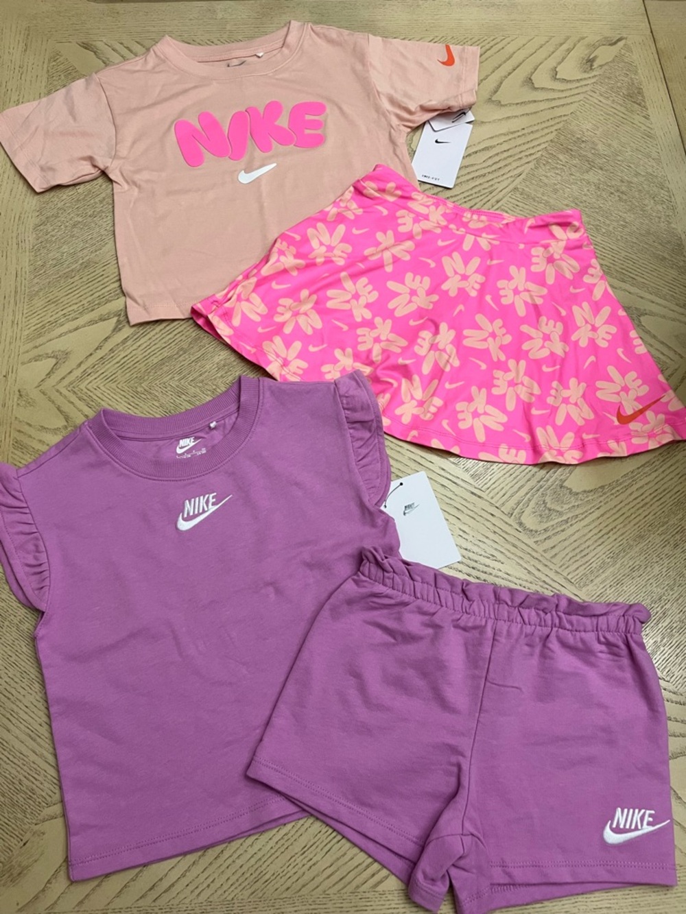 *BUNDLE* Girls Nike Short Sleeve Tees & Shorts/Skorts Size 5